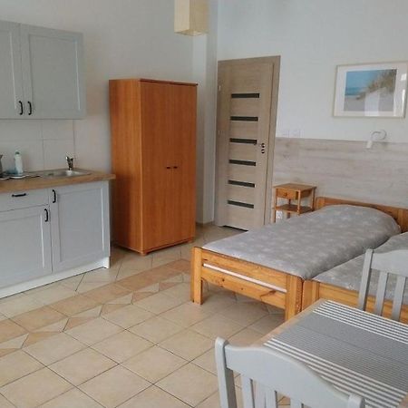 Dom Goscinny Kavera Dziwnówek Exterior foto